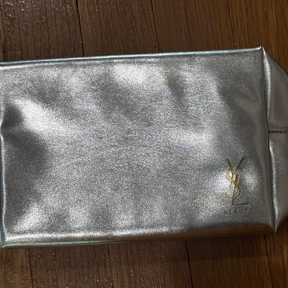 BRAND NEW YSL BEAUTY NEW SILVER COSMETIC CASE - Picture 1 of 3